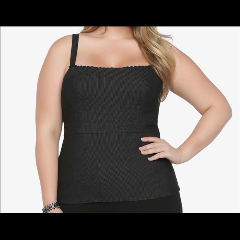 Torrid size 4 structured tank top